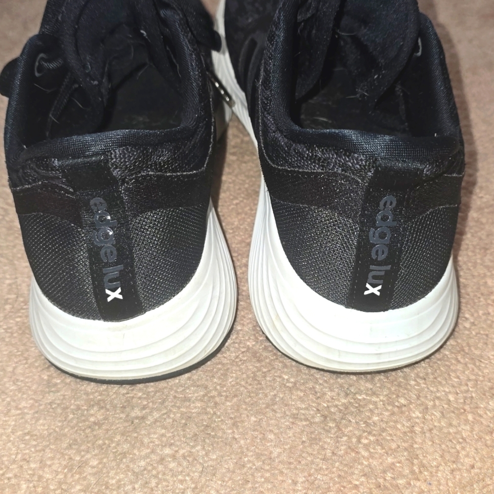 Adidas Bounce sneakers. Womes size 6. - Picture 4 of 7
